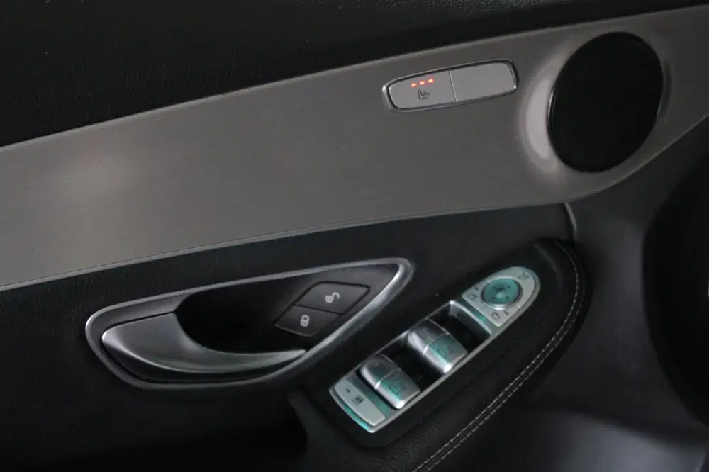 Mercedes-Benz C-Klasse 180 AMG l Carplay Cruise PDC uit 2020, foto 10