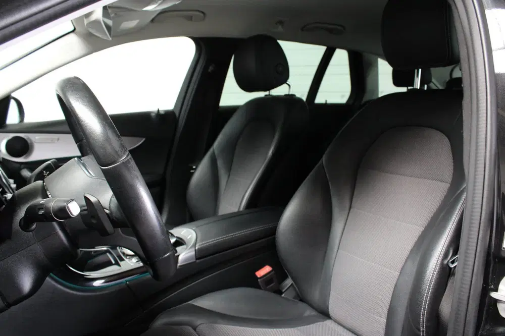 Mercedes-Benz C-Klasse 180 AMG l Carplay Cruise PDC uit 2020, foto 11