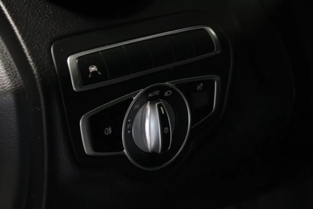 Mercedes-Benz C-Klasse 180 AMG l Carplay Cruise PDC uit 2020, foto 13