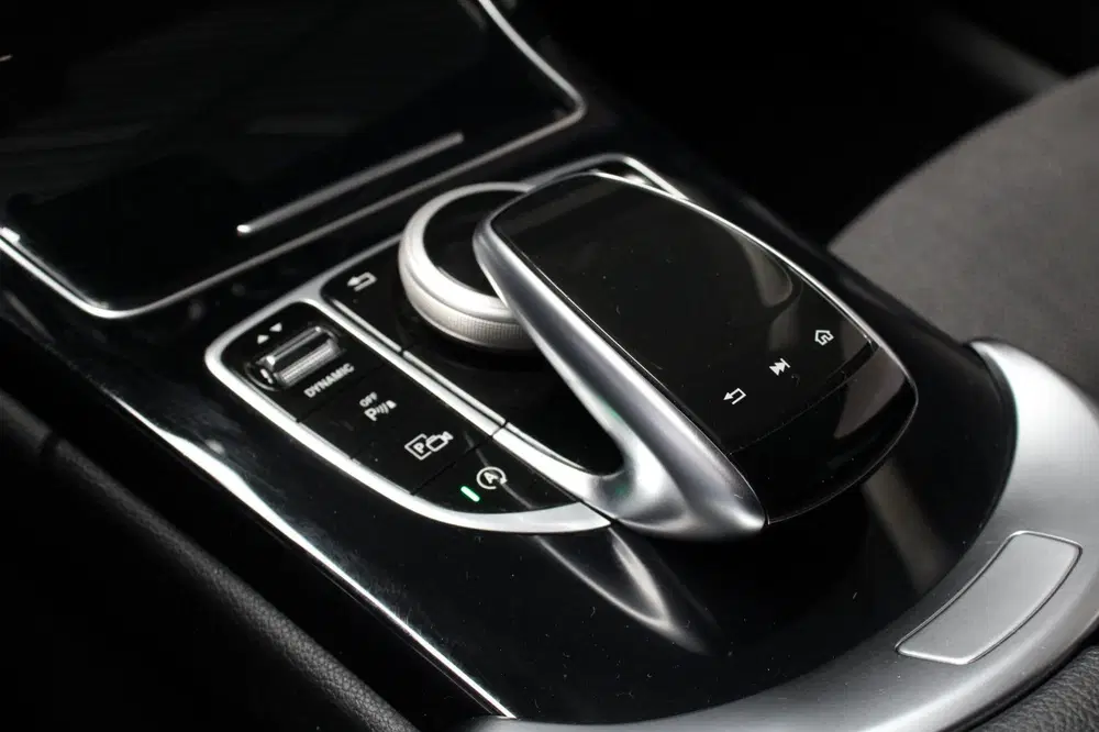 Mercedes-Benz C-Klasse 180 AMG l Carplay Cruise PDC uit 2020, foto 17