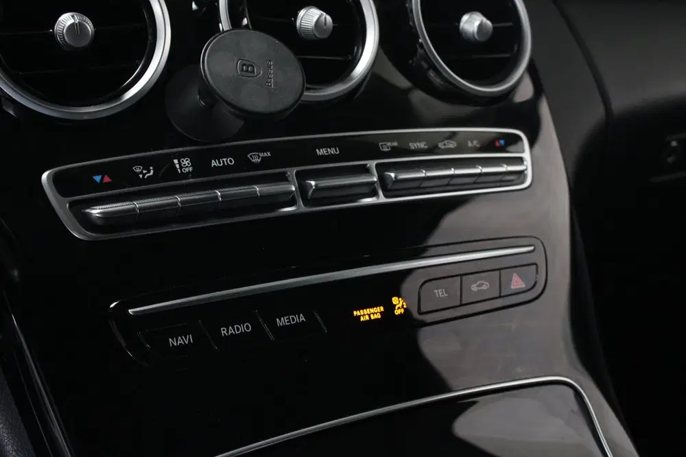 Mercedes-Benz C-Klasse 180 AMG l Carplay Cruise PDC uit 2020, foto 18