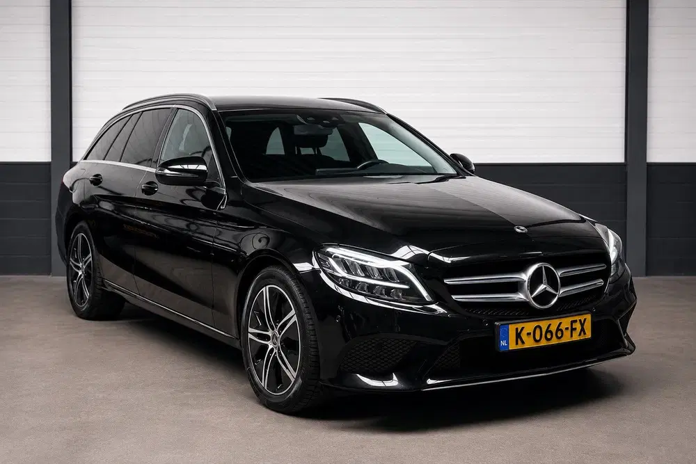 Mercedes-Benz C-Klasse 180 AMG l Carplay Cruise PDC uit 2020, foto 2