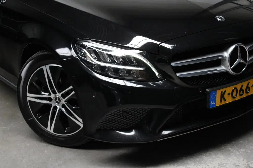 Mercedes-Benz C-Klasse 180 AMG l Carplay Cruise PDC uit 2020, foto 3