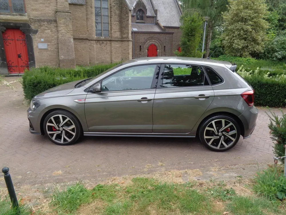 VOLKSWAGEN Polo 2.0 TSI 200pk 6-DSG GTi bij Vakgarage met uit 2019, foto 2