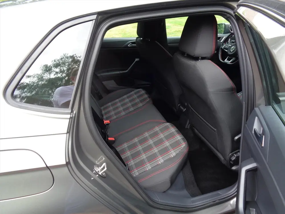 VOLKSWAGEN Polo 2.0 TSI 200pk 6-DSG GTi bij Vakgarage met uit 2019, foto 8