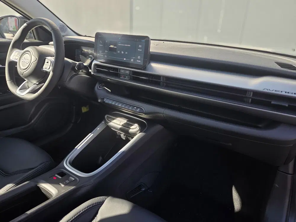 Jeep Avenger Altitude 54 kWh uit 2025, foto 12