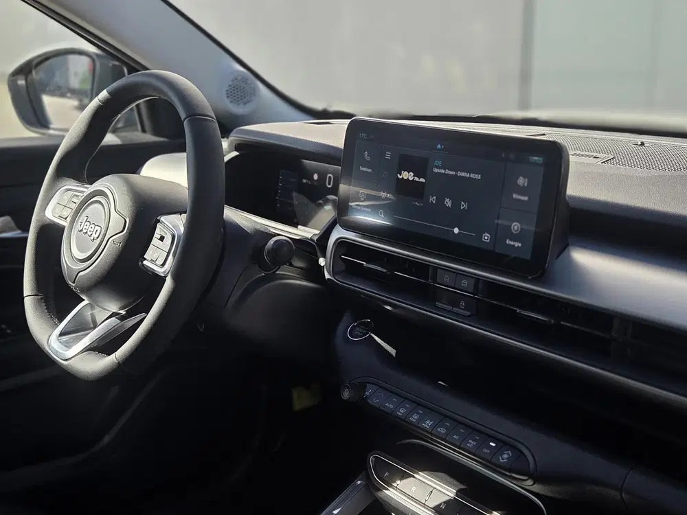 Jeep Avenger Altitude 54 kWh uit 2025, foto 4