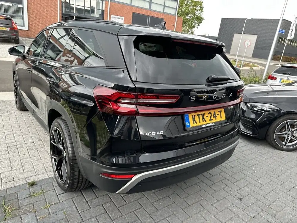 Skoda Kodiaq 1.5 TSI PHEV Sportline Business Leder Pano uit 2025, foto 4