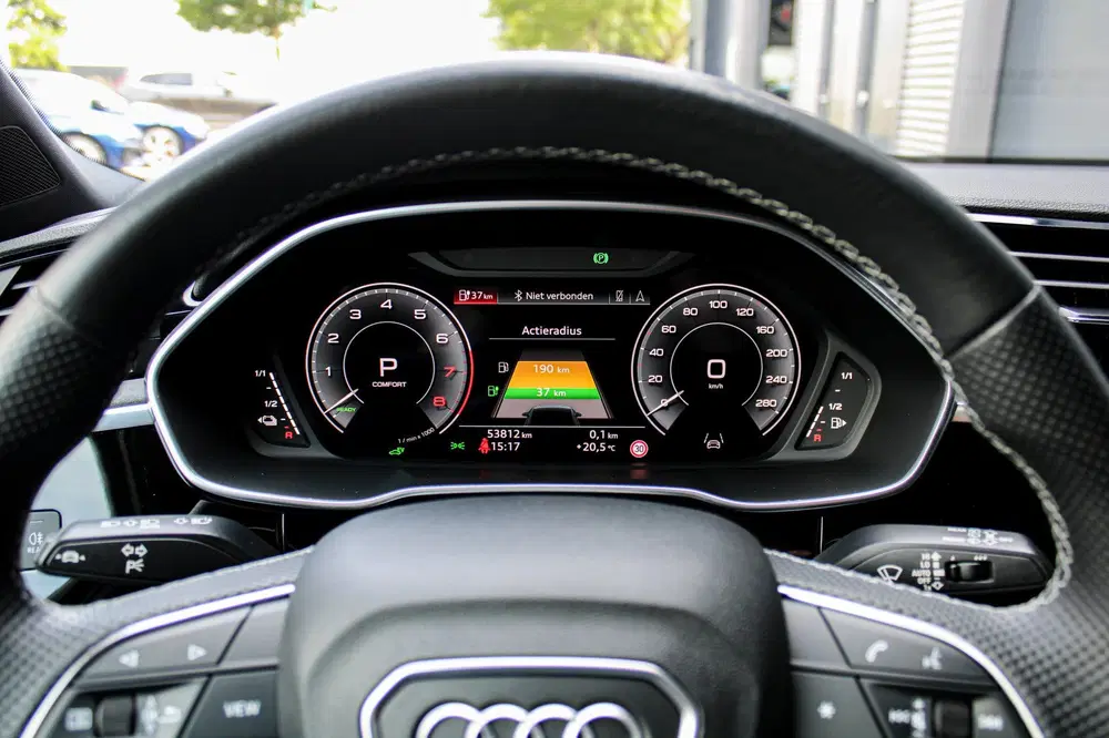 Audi Q3 45 TFSI e S Edition uit 2022, foto 11