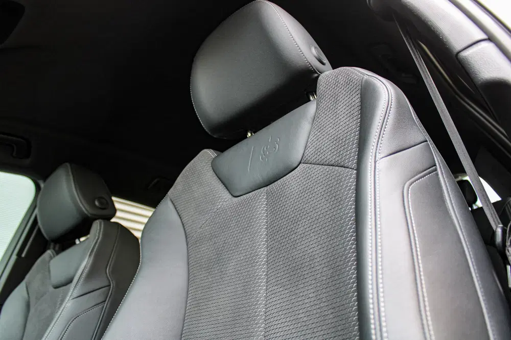 Audi Q3 45 TFSI e S Edition uit 2022, foto 19