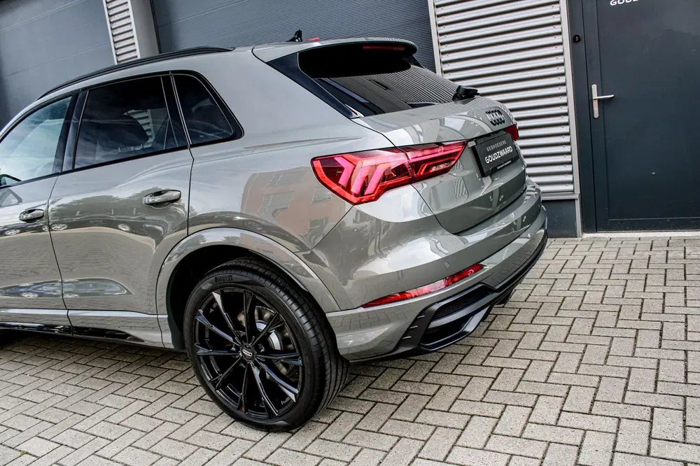 Audi Q3 45 TFSI e S Edition uit 2022, foto 5