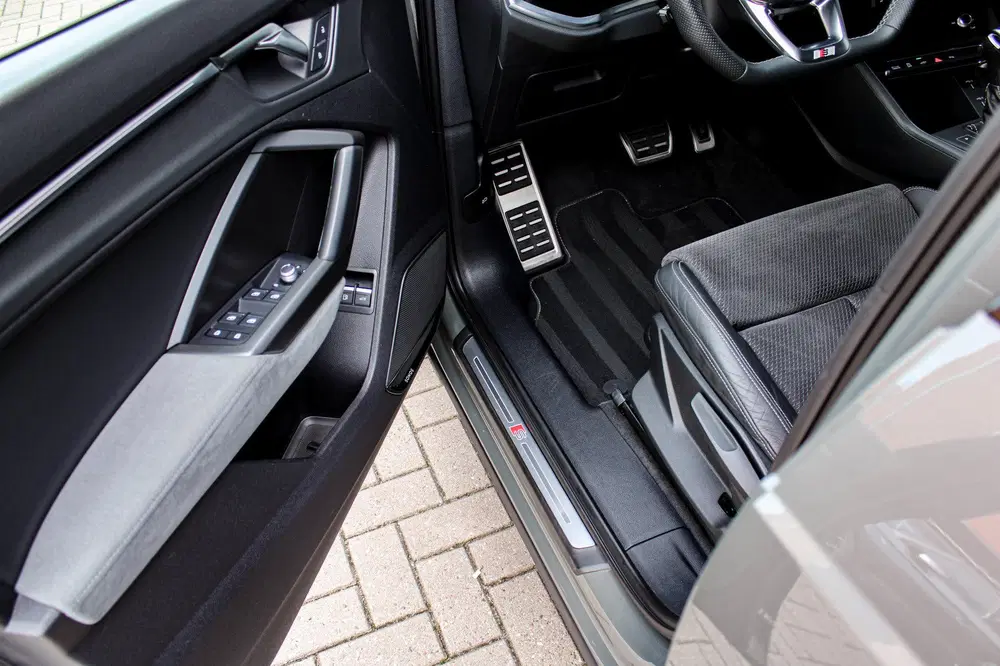 Audi Q3 45 TFSI e S Edition uit 2022, foto 8