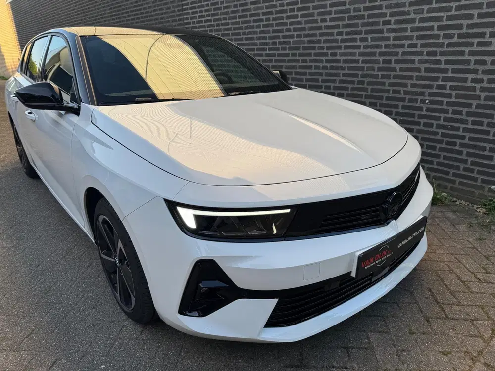 Opel Astra 1.6 Turbo Plug In Hybrid Edition uit 2025, foto 4
