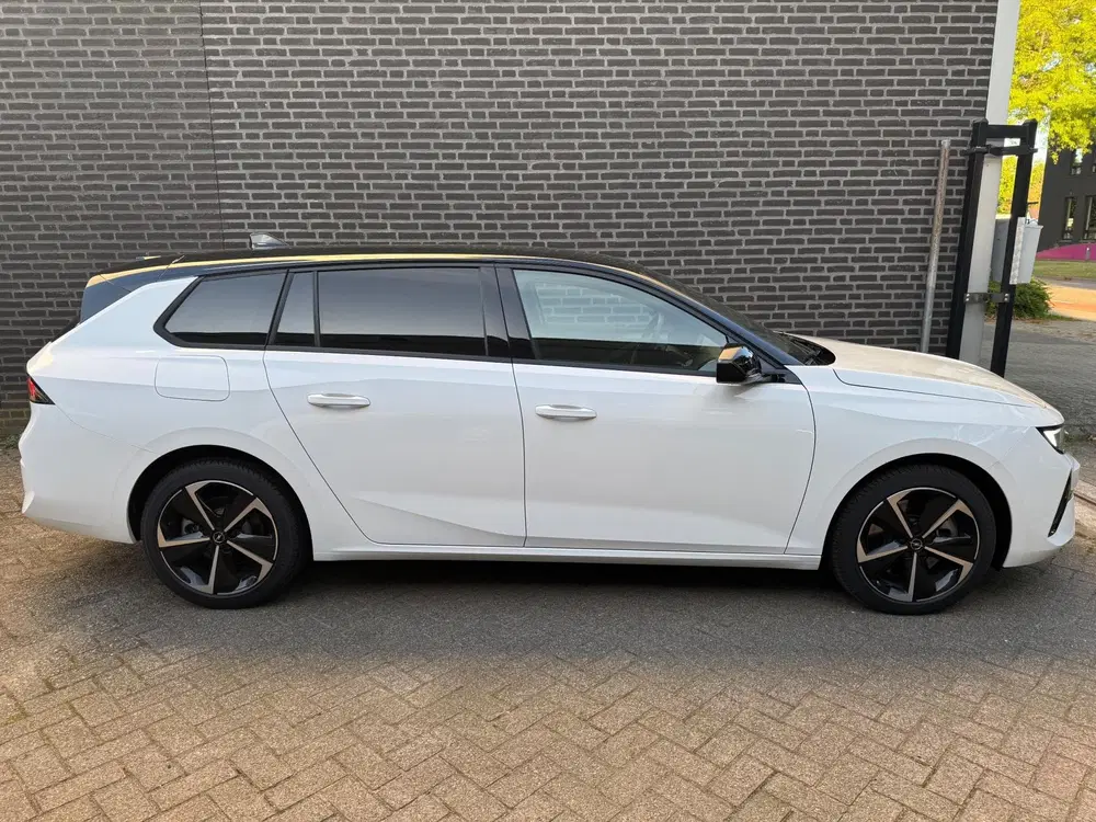 Opel Astra 1.6 Turbo Plug In Hybrid Edition uit 2025, foto 6