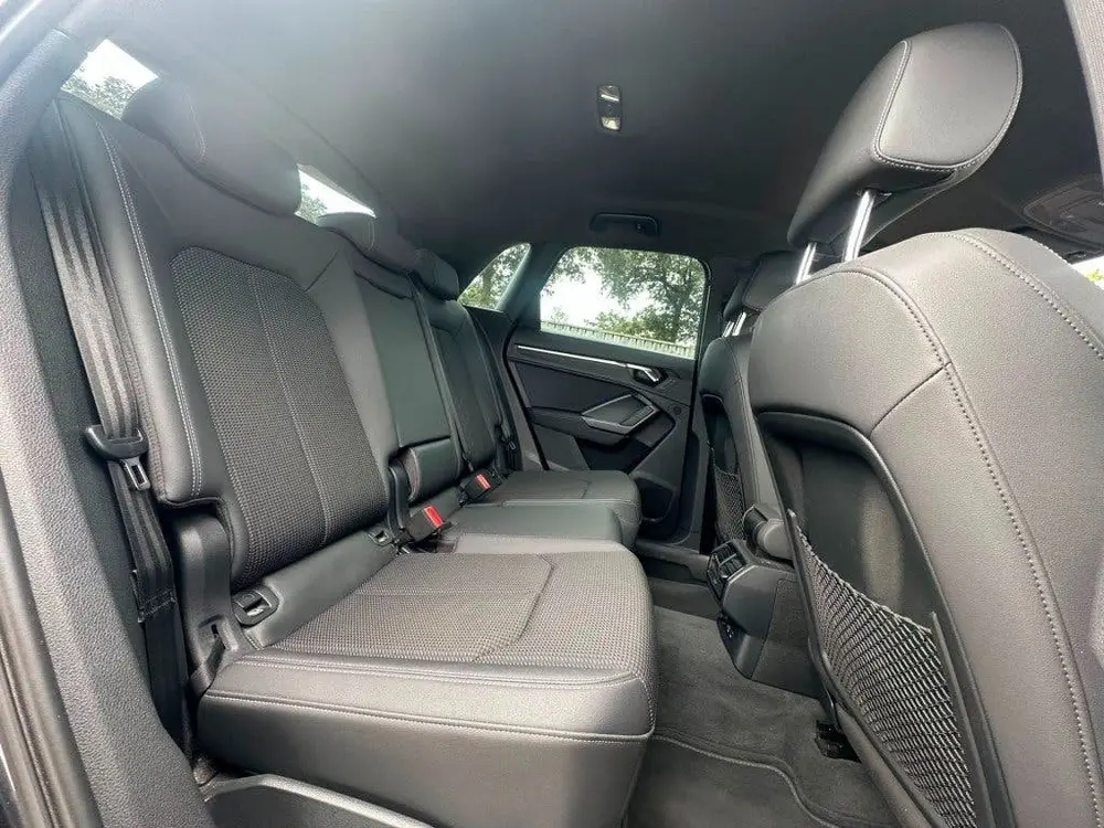 Audi Q3 35 TFSI S-Line uit 2019, foto 10