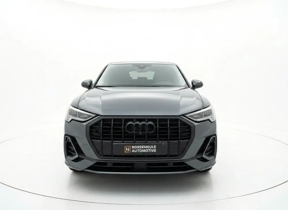 Audi Q3 35 TFSI S-Line uit 2019, foto 2