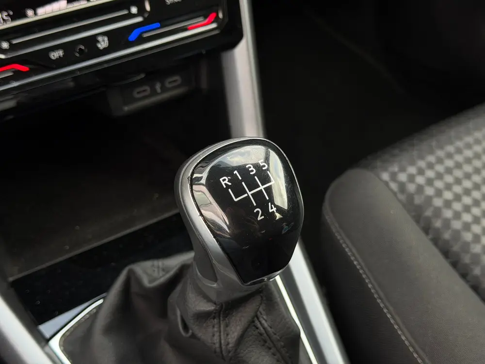 Volkswagen T-Cross 1.0 TSI Active Ecc-Pdc-Acc-Navi uit 2021, foto 17