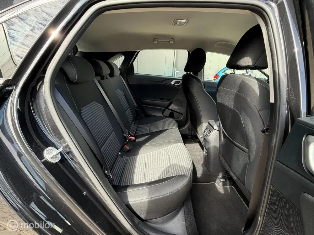 Kia Ceed 1.0 T-GDi DynamicLine uit 2022, foto 10
