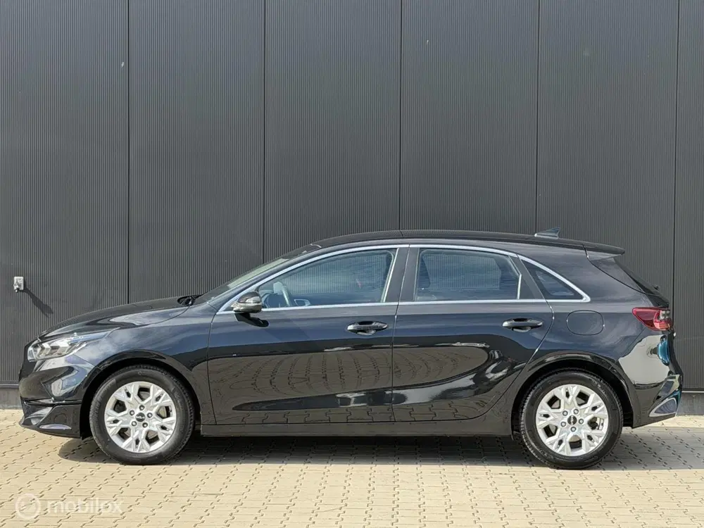 Kia Ceed 1.0 T-GDi DynamicLine uit 2022, foto 2