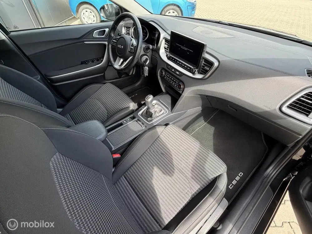 Kia Ceed 1.0 T-GDi DynamicLine uit 2022, foto 9
