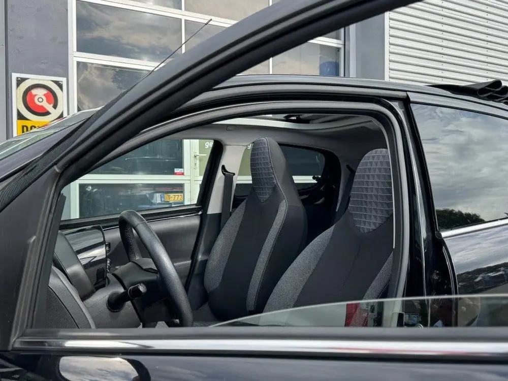 Peugeot 108 1.0 E-VTI ALLURE TOP Cabrio Apple CarPlay uit 2021, foto 7