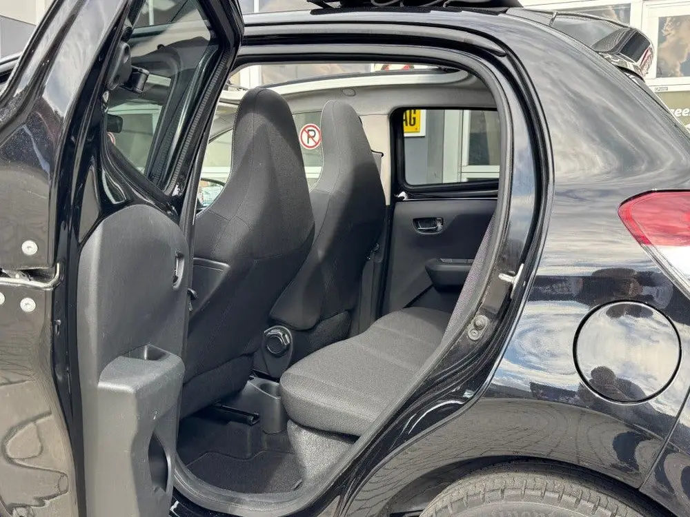 Peugeot 108 1.0 E-VTI ALLURE TOP Cabrio Apple CarPlay uit 2021, foto 8