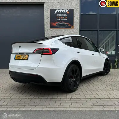 Tesla Model Y + MMX PACK + IAP +HW4 +20" uit 2024