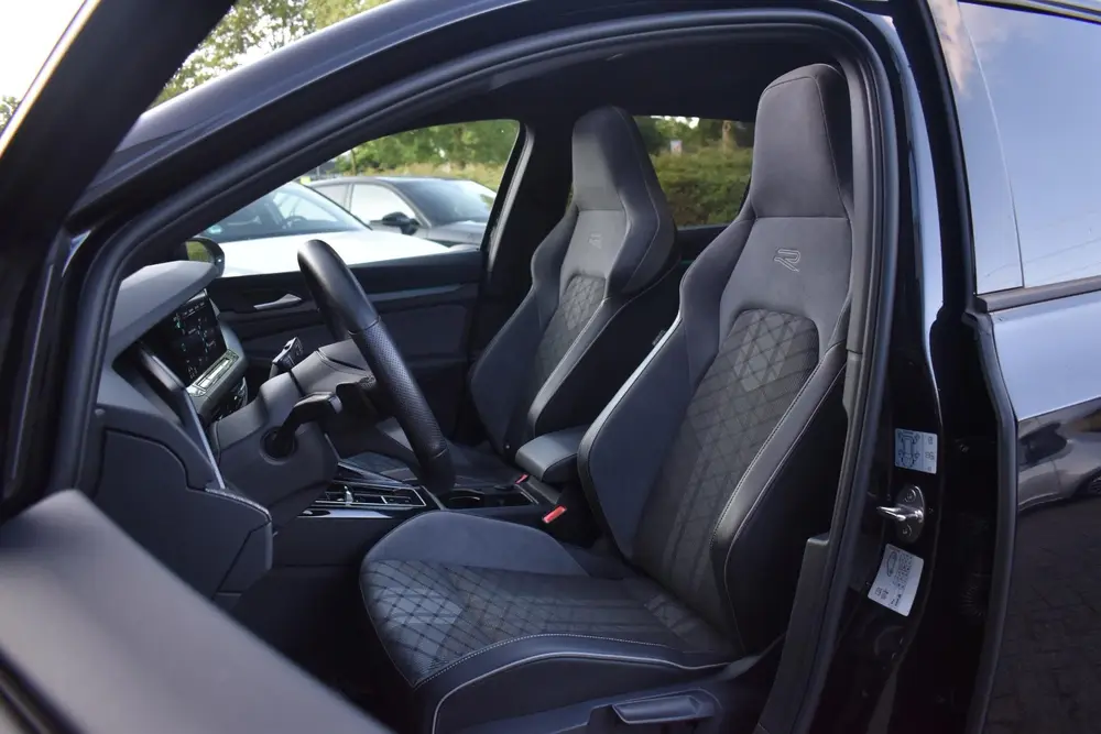 Volkswagen Golf 1.5 eTSI R-Line Pano HUD IQ H/K Lane Keyless uit 2024, foto 11