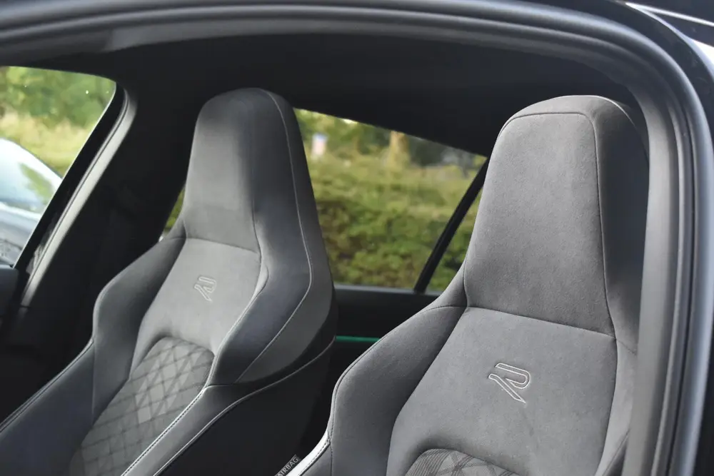 Volkswagen Golf 1.5 eTSI R-Line Pano HUD IQ H/K Lane Keyless uit 2024, foto 13