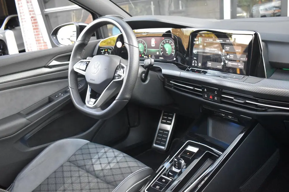 Volkswagen Golf 1.5 eTSI R-Line Pano HUD IQ H/K Lane Keyless uit 2024, foto 14