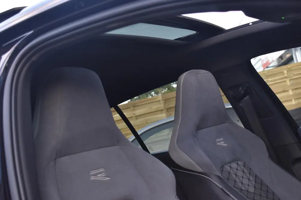 Volkswagen Golf 1.5 eTSI R-Line Pano HUD IQ H/K Lane Keyless uit 2024, foto 20