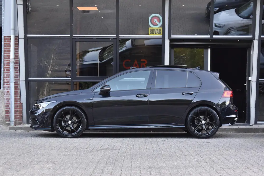 Volkswagen Golf 1.5 eTSI R-Line Pano HUD IQ H/K Lane Keyless uit 2024, foto 4