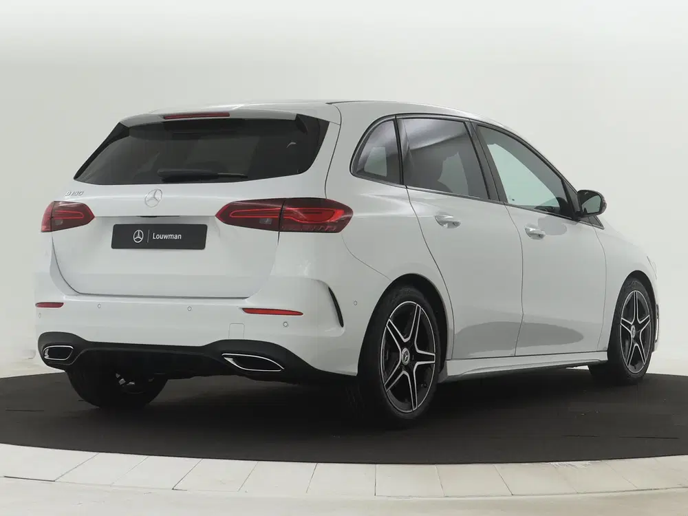 Mercedes-Benz B-Klasse 180 AMG Line uit 2025, foto 2