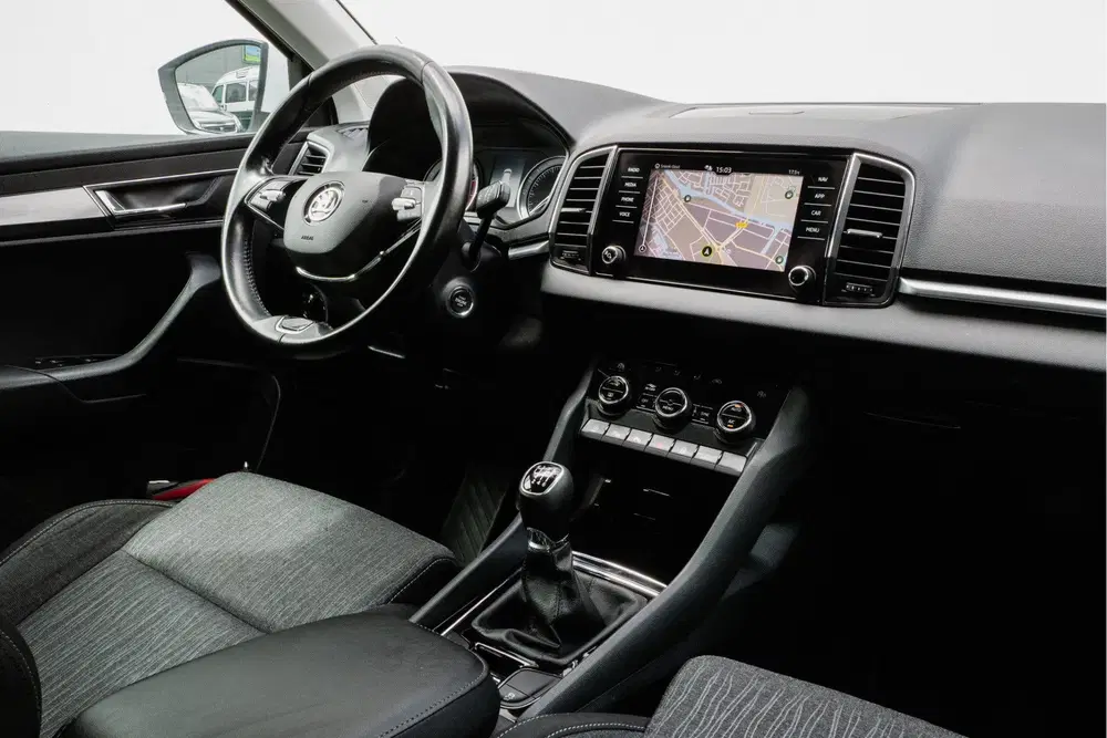 Skoda Karoq 1.0 TSI Business Edition Plus Trekhaak uit 2022, foto 3
