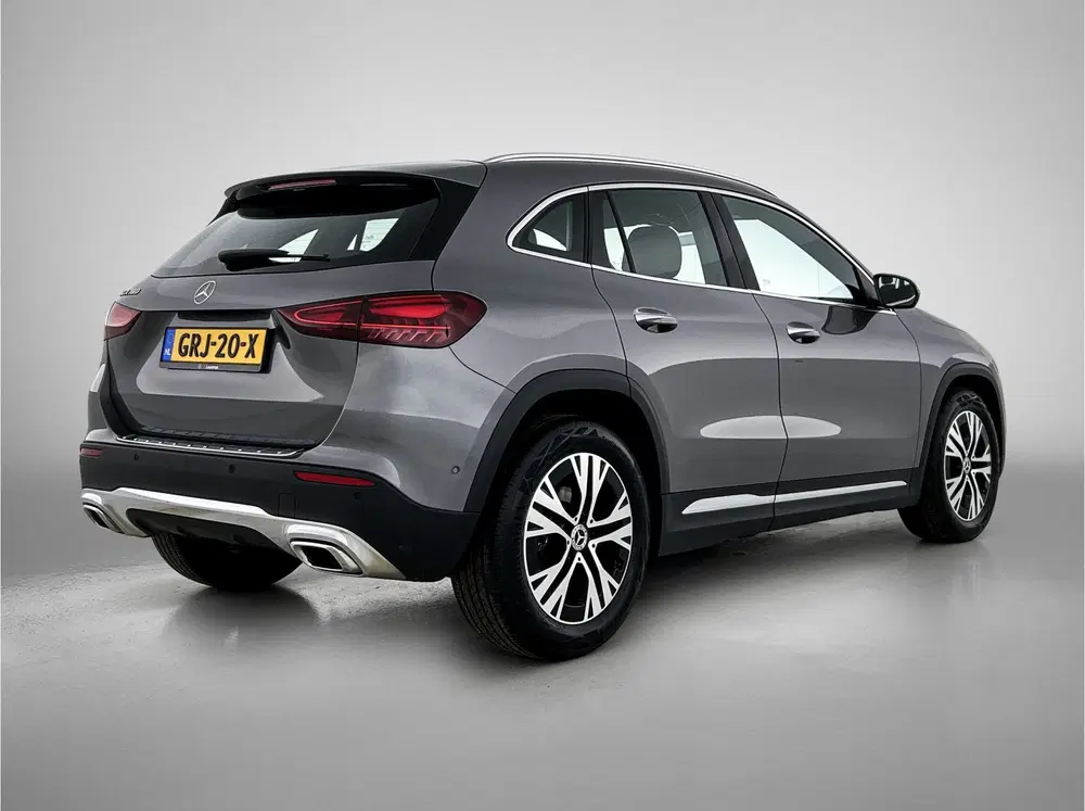 Mercedes-Benz GLA 180 Star Edition Luxury Line uit 2024, foto 2