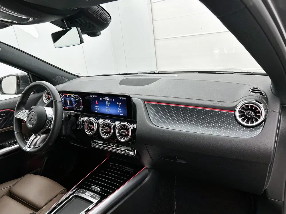Mercedes-Benz GLA 180 Star Edition Luxury Line uit 2024, foto 6