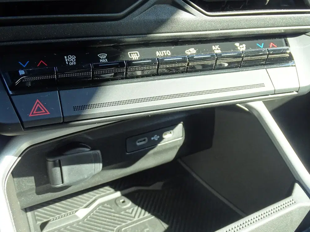 Dacia Bigster 1.8 Hybrid 155 Journey PACK ASSIST uit 2026, foto 13