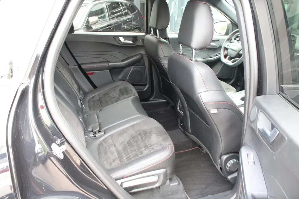 Ford Kuga 2.5 PHEV ST-Line X uit 2023, foto 12