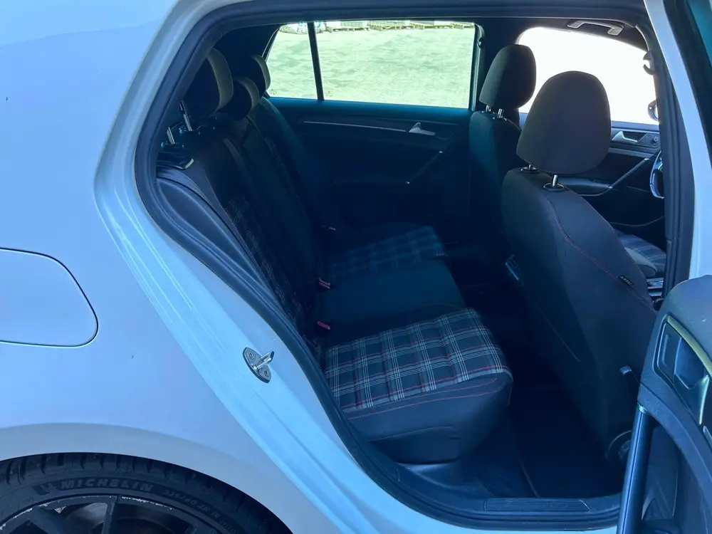 Volkswagen Golf 2.0 TSI GTI Performance uit 2019, foto 16