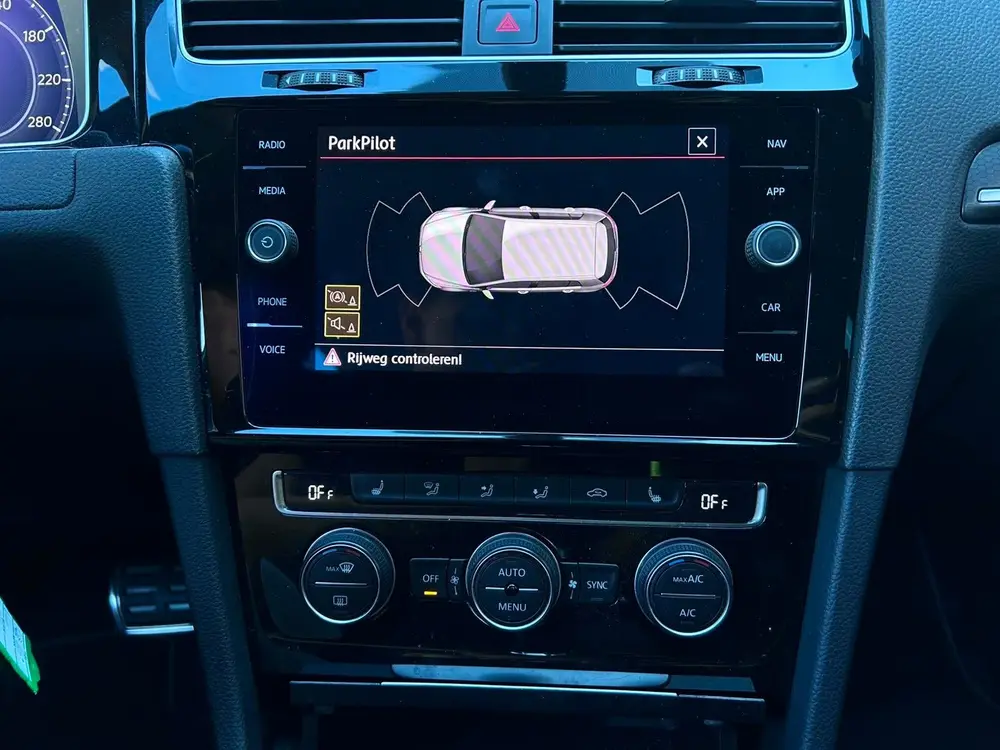 Volkswagen Golf 2.0 TSI GTI Performance uit 2019, foto 8