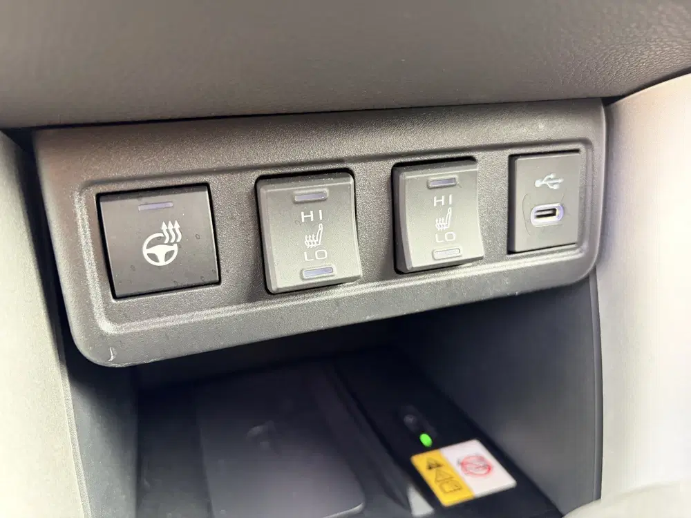 Toyota Corolla Cross Hybrid 200 Dynamic Navi Fullmap uit 2024, foto 13