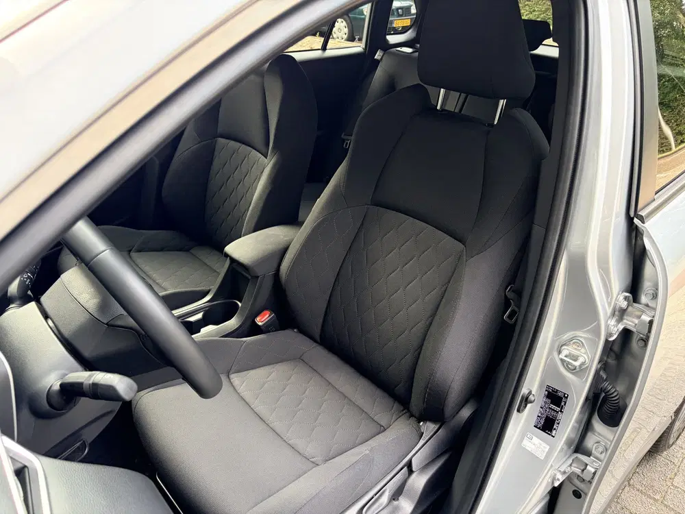 Toyota Corolla Cross Hybrid 200 Dynamic Navi Fullmap uit 2024, foto 18