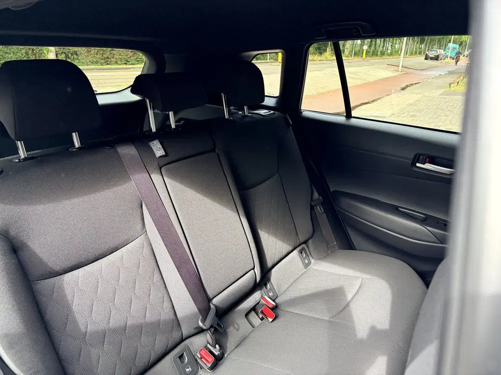 Toyota Corolla Cross Hybrid 200 Dynamic Navi Fullmap uit 2024, foto 20