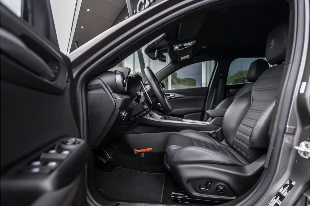 Alfa Romeo Tonale 1.5T Hybrid Veloce | Elek. achterklep | Le uit 2025, foto 9