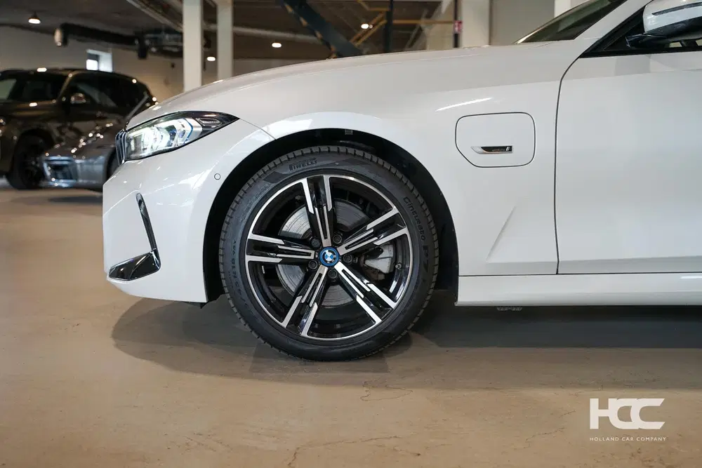 BMW 3-serie e Touring M Sport uit 2022, foto 11