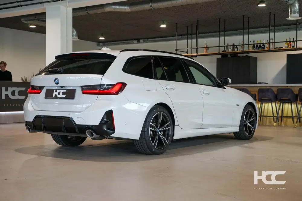 BMW 3-serie e Touring M Sport uit 2022, foto 2
