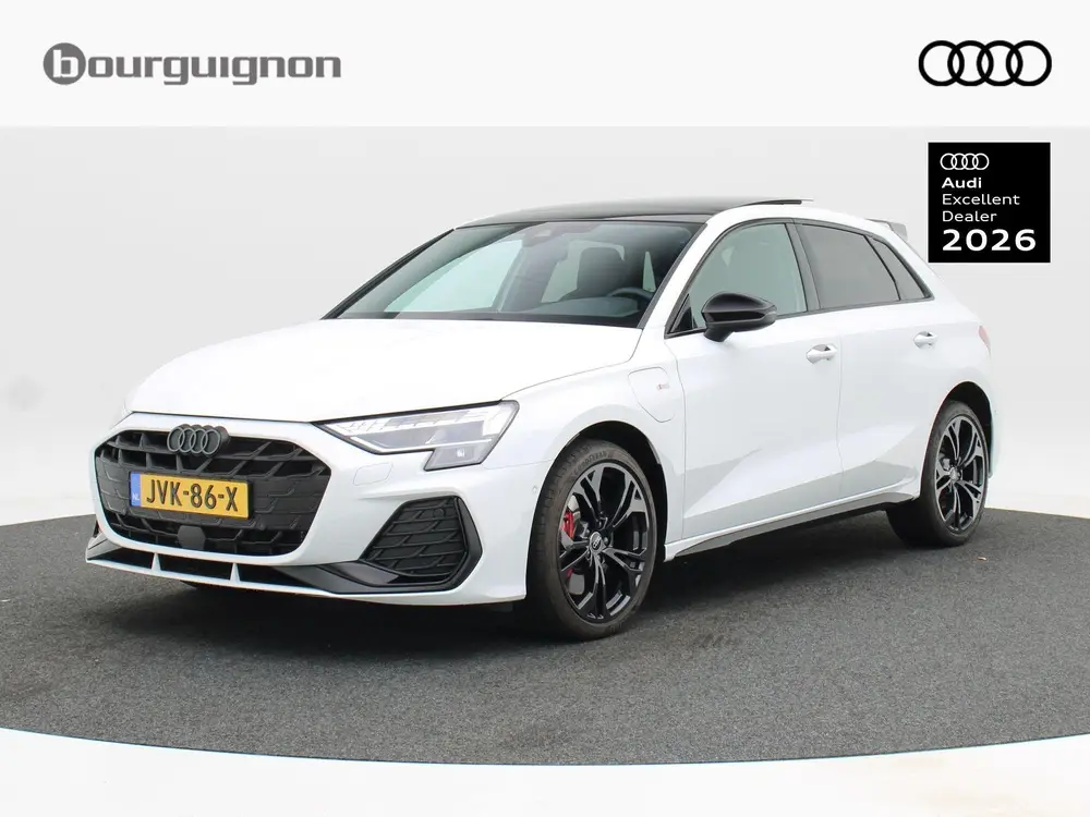 Audi A3 45 TFSi e 272 Pk S-Line Competition uit 2025