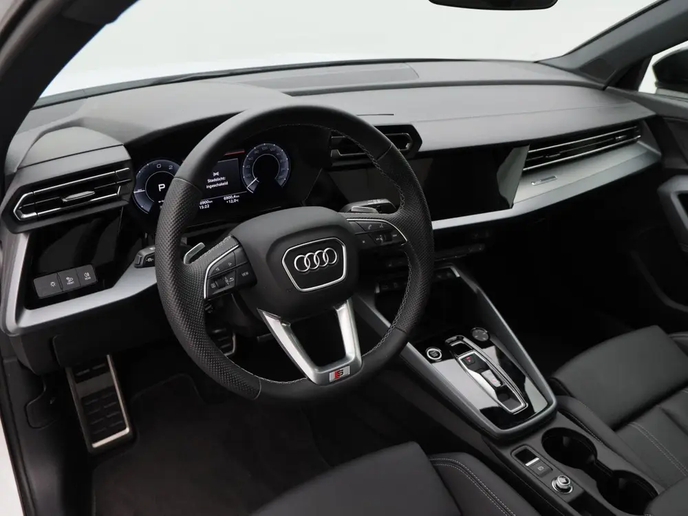 Audi A3 45 TFSi e 272 Pk S-Line Competition uit 2025, foto 3
