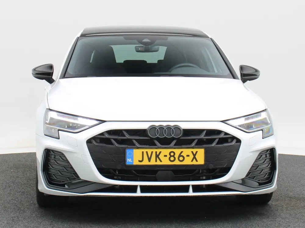 Audi A3 45 TFSi e 272 Pk S-Line Competition uit 2025, foto 4