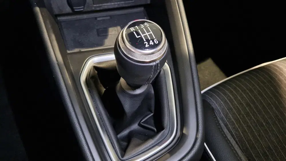 Mitsubishi Colt 1.0T First Edition uit 2024, foto 19